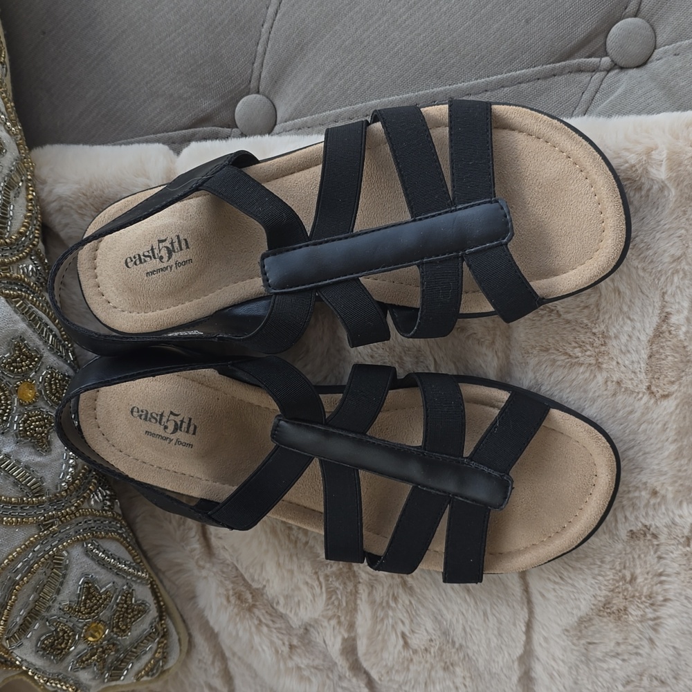 East 5th Memory Foam Black Stretchy Sandals Size 6.5